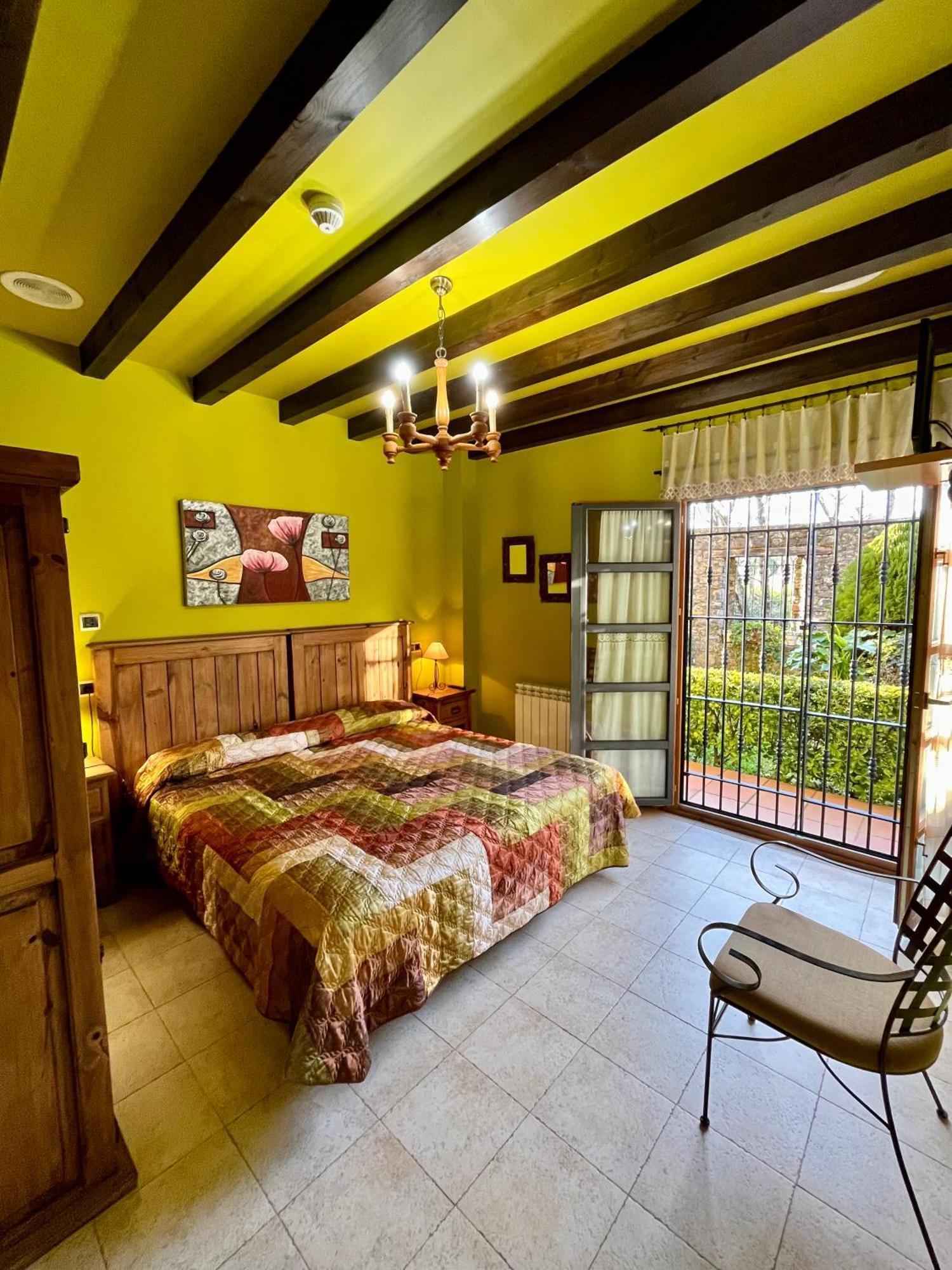 Apartamentos Turisticos Paseo De La Alameda Villaviciosa  Exterior photo